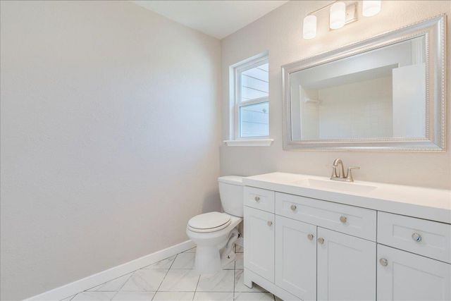 3 Cypress Fairway VLG, Wimberley, TX 78676