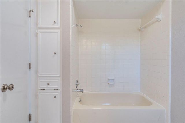 3 Cypress Fairway VLG, Wimberley, TX 78676