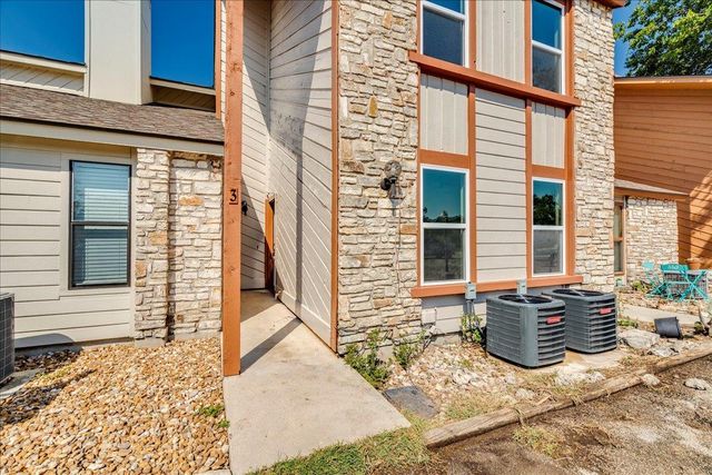 3 Cypress Fairway VLG, Wimberley, TX 78676