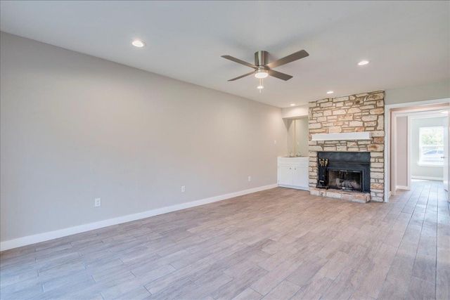 3 Cypress Fairway VLG, Wimberley, TX 78676