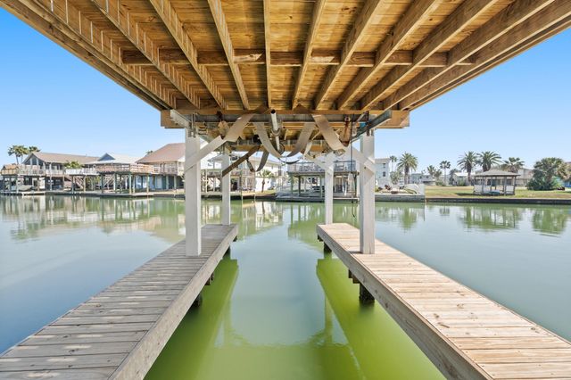 16623 Jamaica Cove Road, Jamaica Beach, TX 77554