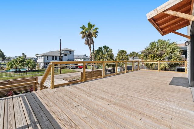 16623 Jamaica Cove Road, Jamaica Beach, TX 77554