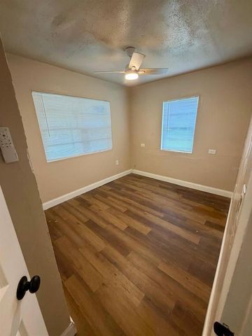 1718 KENTUCKY AVENUE, St Cloud, FL 34769