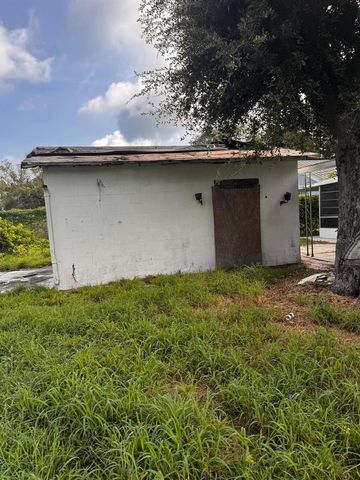 1718 KENTUCKY AVENUE, St Cloud, FL 34769