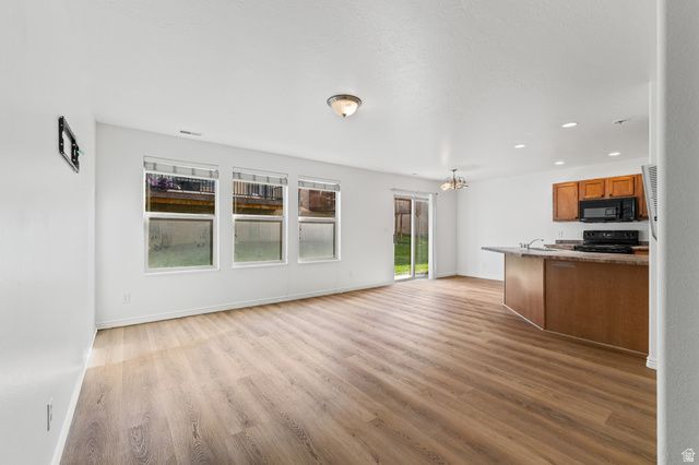 1282 N LILY PAD DR, Spanish Fork, UT 84660