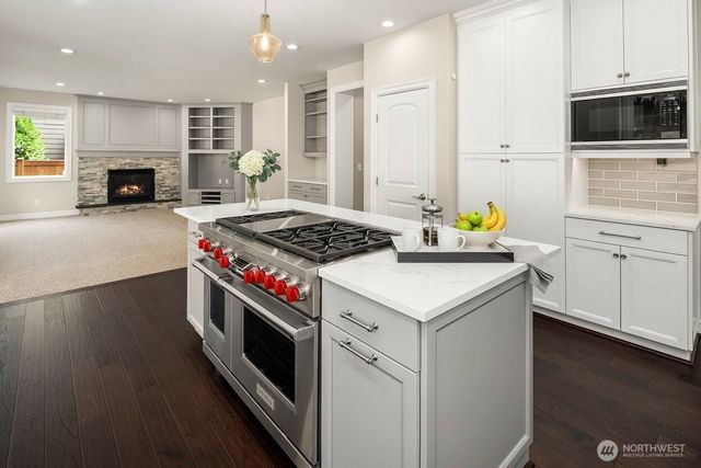 27534 SE 28th Place, Sammamish, WA 98075
