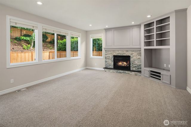 27534 SE 28th Place, Sammamish, WA 98075
