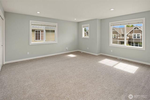 27534 SE 28th Place, Sammamish, WA 98075