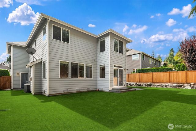 27534 SE 28th Place, Sammamish, WA 98075