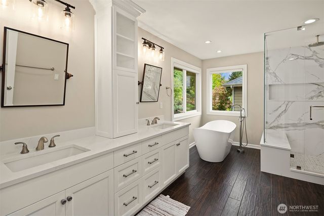 27534 SE 28th Place, Sammamish, WA 98075