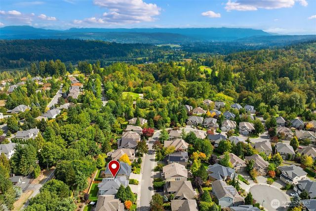 27534 SE 28th Place, Sammamish, WA 98075