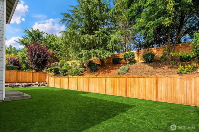 27534 SE 28th Place, Sammamish, WA 98075