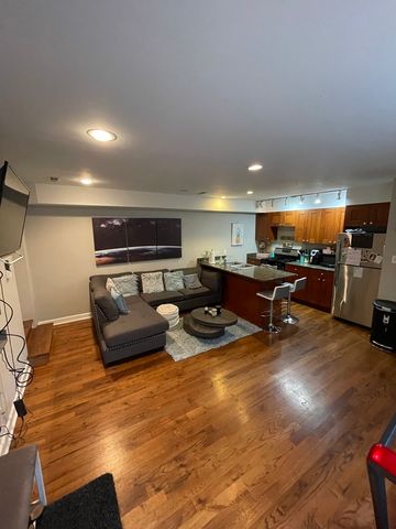 1431 W Cortez Street 1R, Chicago, IL 60642