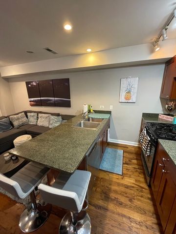 1431 W Cortez Street 1R, Chicago, IL 60642