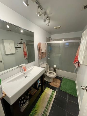 1431 W Cortez Street 1R, Chicago, IL 60642