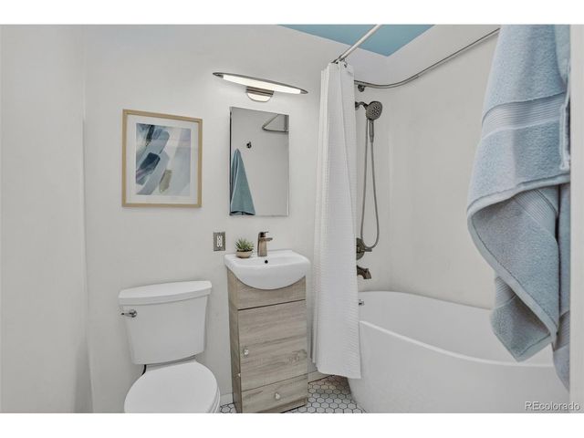 6199 Independence St, Arvada, CO 80004
