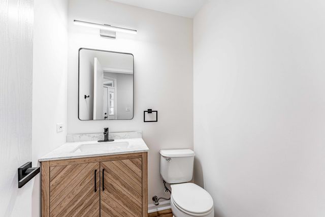2525 Looking Glass Court, Aurora, IL 60502