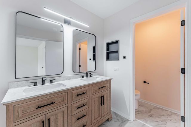 2525 Looking Glass Court, Aurora, IL 60502