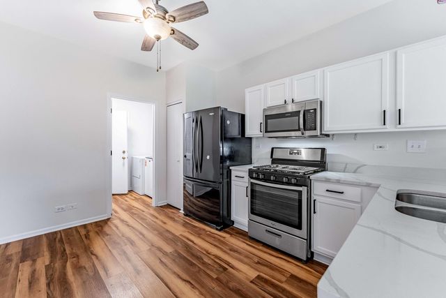 2525 Looking Glass Court, Aurora, IL 60502