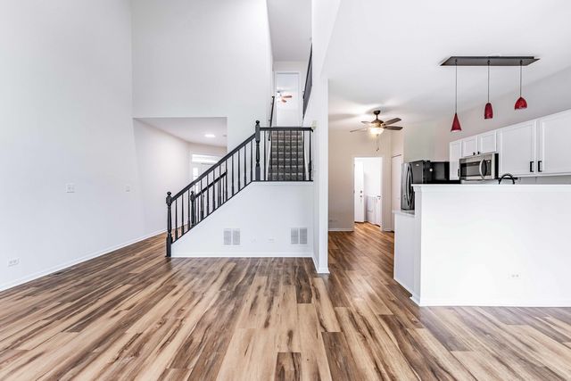 2525 Looking Glass Court, Aurora, IL 60502
