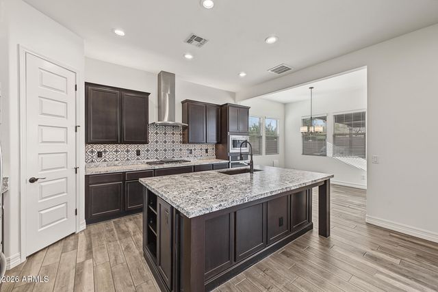 10220 E THATCHER Avenue, Mesa, AZ 85212