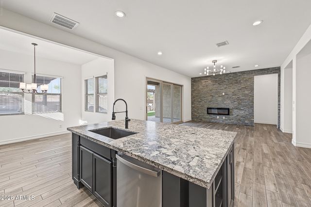 10220 E THATCHER Avenue, Mesa, AZ 85212