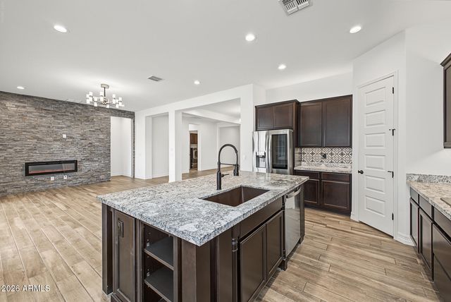 10220 E THATCHER Avenue, Mesa, AZ 85212