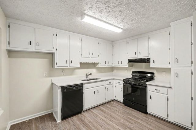 2511 Deerfield Drive NW, Kennesaw, GA 30144