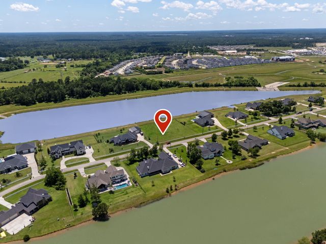 11918 W Border Oak Dr, Magnolia, TX 77354