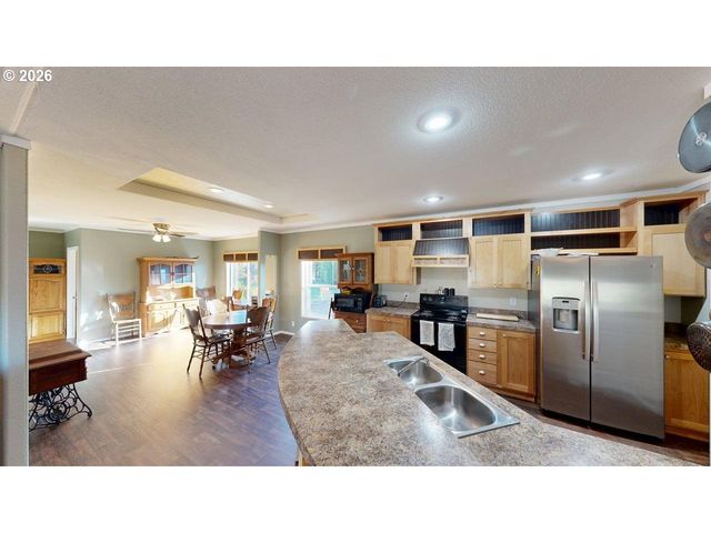 15717 GOSHEN Ln, Brookings, OR 97415