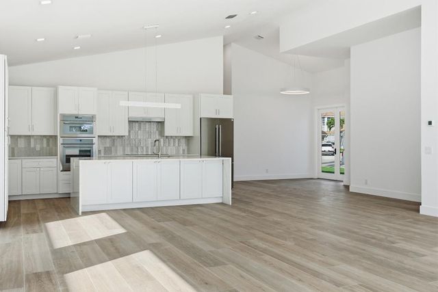 13878 Palm Grove Place, Palm Beach Gardens, FL 33418