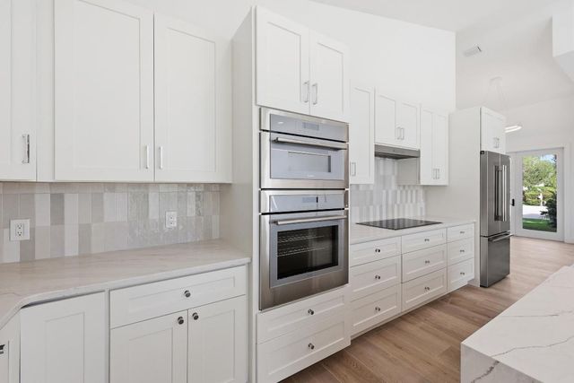 13878 Palm Grove Place, Palm Beach Gardens, FL 33418