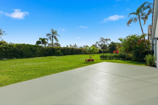 13878 Palm Grove Place, Palm Beach Gardens, FL 33418