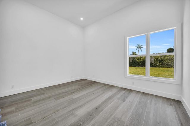 13878 Palm Grove Place, Palm Beach Gardens, FL 33418