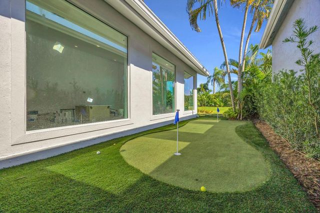 13878 Palm Grove Place, Palm Beach Gardens, FL 33418