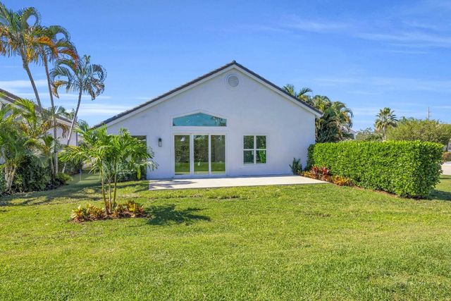 13878 Palm Grove Place, Palm Beach Gardens, FL 33418