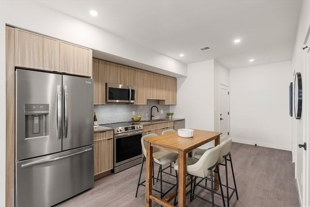 75 Willow Ct 412, Boston, MA 02125