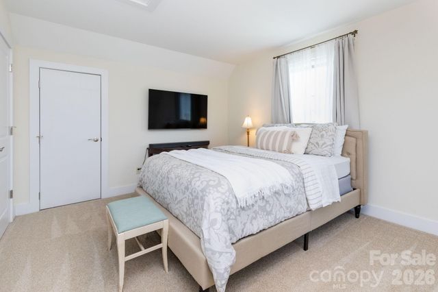 32 Greenwood Fields Drive, Asheville, NC 28804