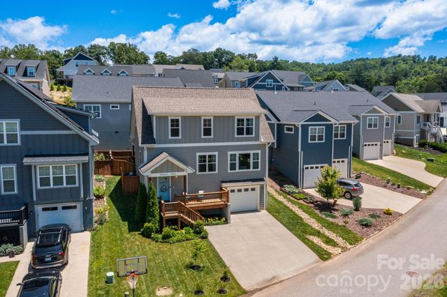32 Greenwood Fields Drive, Asheville, NC 28804
