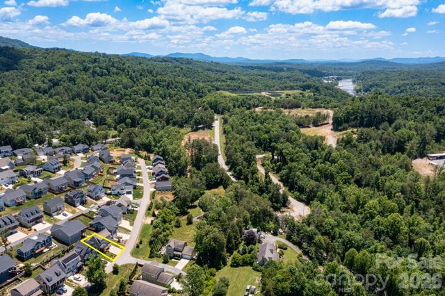 32 Greenwood Fields Drive, Asheville, NC 28804