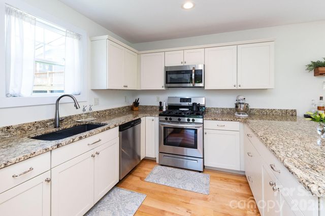 32 Greenwood Fields Drive, Asheville, NC 28804