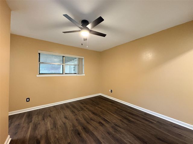 405 Rose Marie Boulevard, Hearne, TX 77859