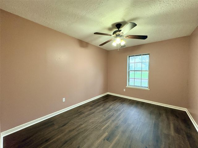 405 Rose Marie Boulevard, Hearne, TX 77859