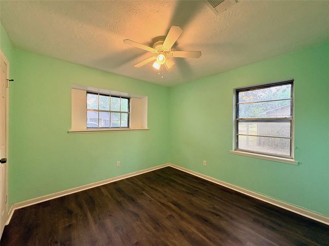 405 Rose Marie Boulevard, Hearne, TX 77859