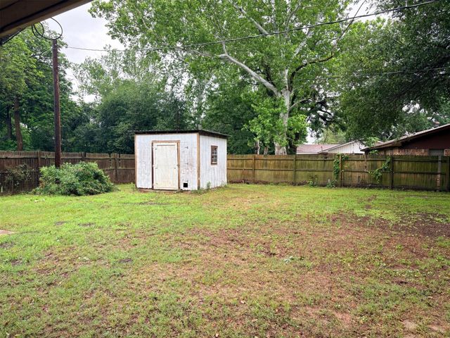 405 Rose Marie Boulevard, Hearne, TX 77859