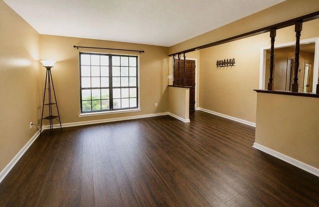 405 Rose Marie Boulevard, Hearne, TX 77859