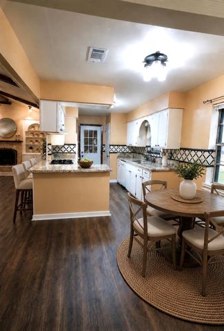 405 Rose Marie Boulevard, Hearne, TX 77859