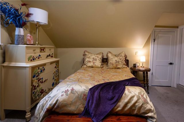 7639 Holmes Road, Kansas City, MO 64131