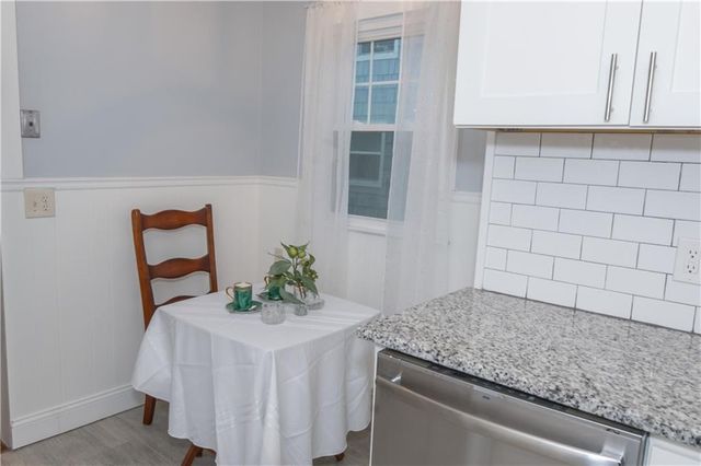 7639 Holmes Road, Kansas City, MO 64131