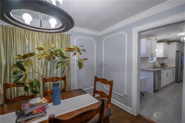 7639 Holmes Road, Kansas City, MO 64131